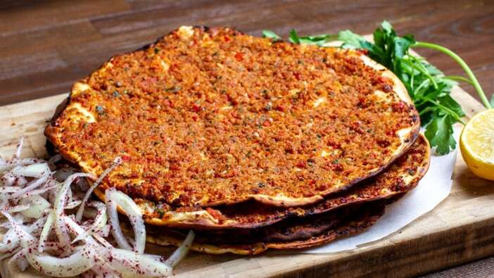 En lezzetli lahmacunu yiyebileceğiniz 5 güzel mekan!
