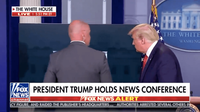 Gizli servis Trump'ın basın toplantısını durdurdu...