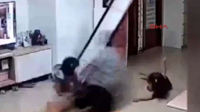 Çinli baba kızını böyle kurtardı