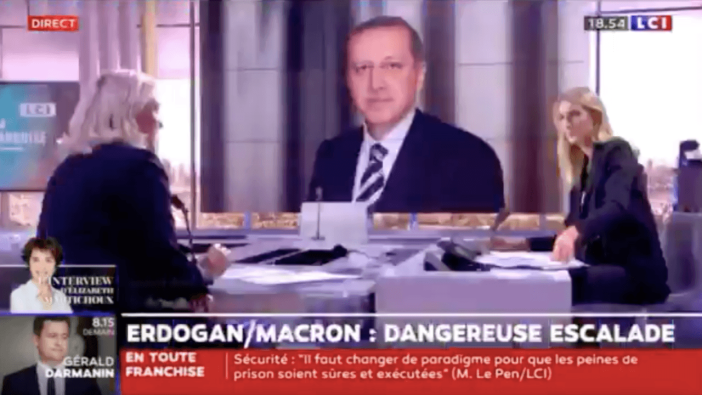 Le Pen'den rakibi Macron'a destek