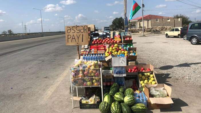 Azerbaycan'da duygulandıran uygulama: Yollara 'asker payı'