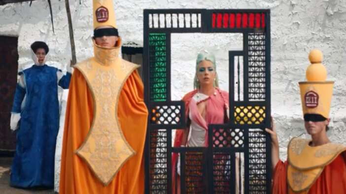 Gaga Ermenistan'ı savaşa kliple hazırladı!