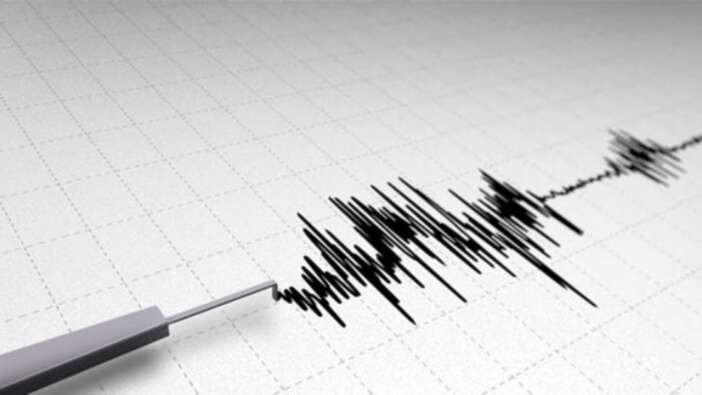 Dünyanın tepesinde dev deprem ve tsunami