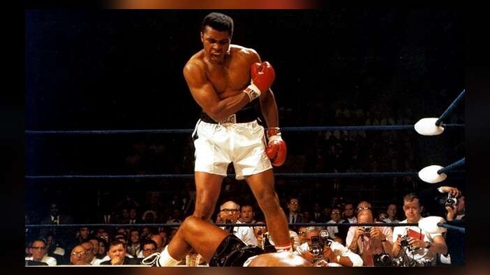 Muhammed Ali'nin oğluna havalimanında skandal gözaltı!