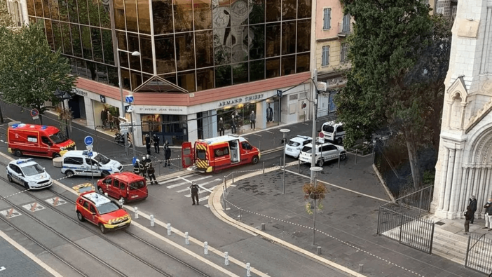 Fransa'da bıçaklı saldırı: 3 ölü