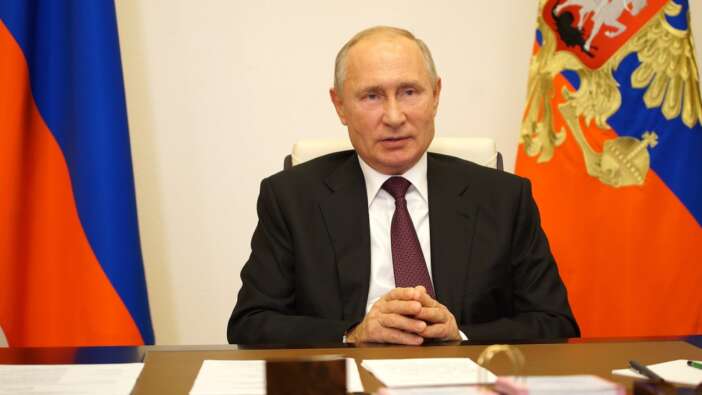Putin Kur'an-ı Kerim'den ayet okudu