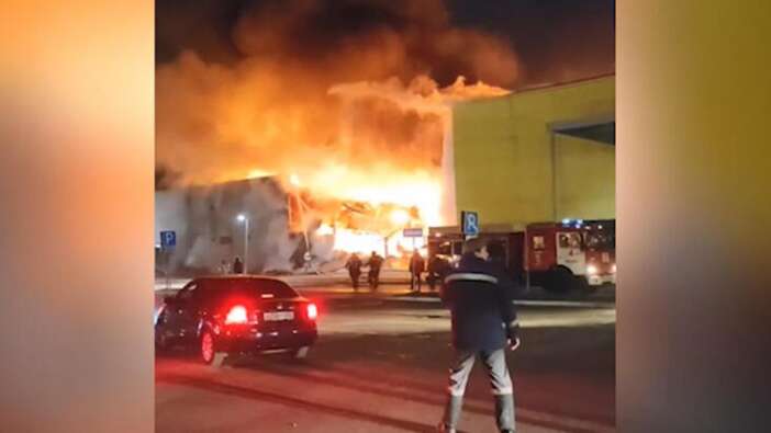 Rusya'da AVM'de yangın dehşeti