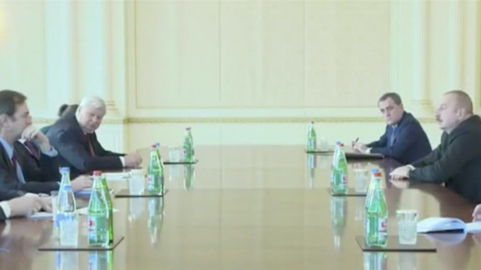 Aliyev: Sizi ben çağırmadım, hadi konuşun!
