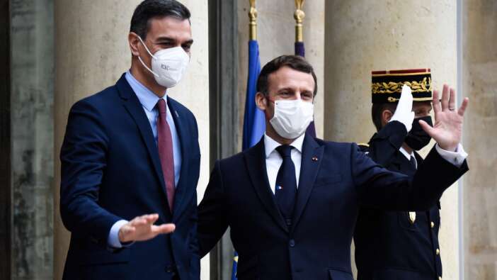 Macron'la görüşen iki lider karantinada