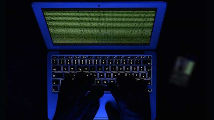 Hackerlar nükleer silah şifrelerinin olduğu ağa girdi