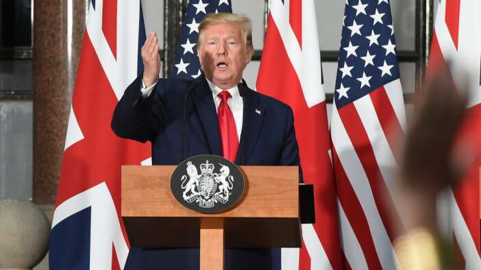 İngilizlerin karantina kararı Trump'ı kızdırdı