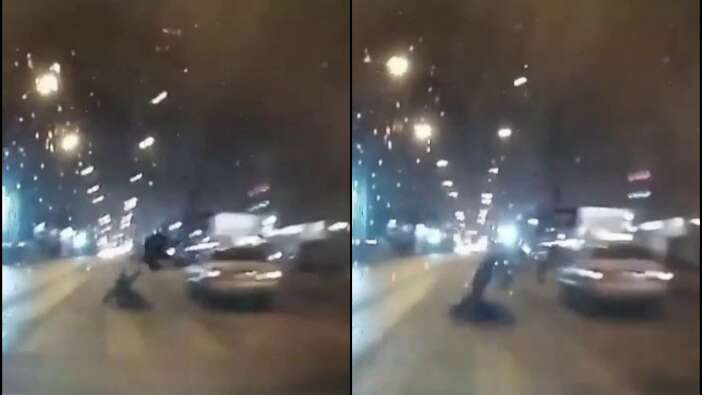 Karşıya geçerken iki otomobilin altında kaldılar