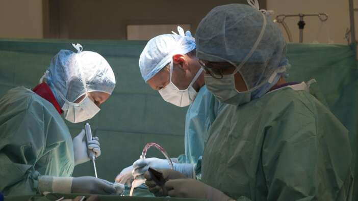 100'den fazla hastada hepatit ve HIV tehlikesi