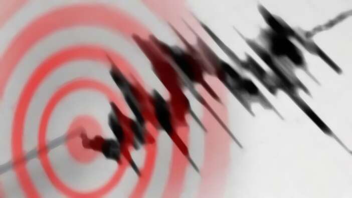 Endonezya’da 5.7 büyüklüğünde deprem