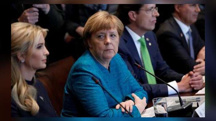Merkel, Ivanka Trump'a öyle bir baktı ki...