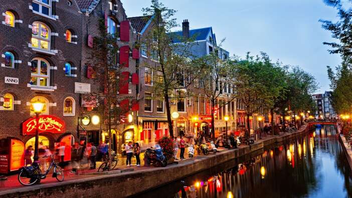 Amsterdam'da alkole yasak geliyor! Parkların kapatılması gündemde!