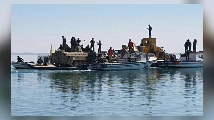 YPG, Rakka operasyonunda Fırat Nehri'nden böyle geçti!