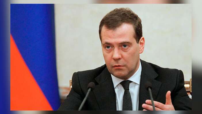 Medvedev Rus Bakanı herkesin gözü önünde öyle bir fırçaladı ki...