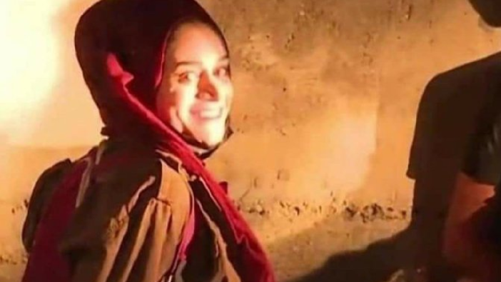 İsrail zulmüne gülerek direnen Filistinli kız