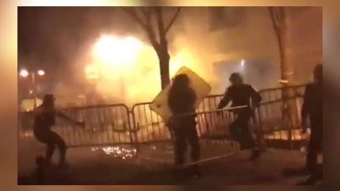 Çinliler Paris'i ateşe verdi!