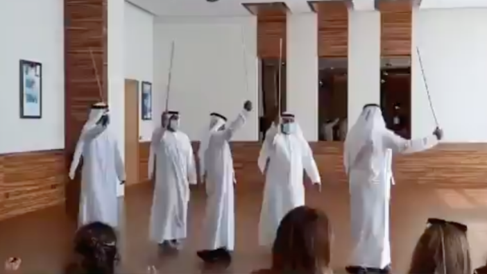 BAE'liler İsrail heyeti karşısında böyle kıvırdı