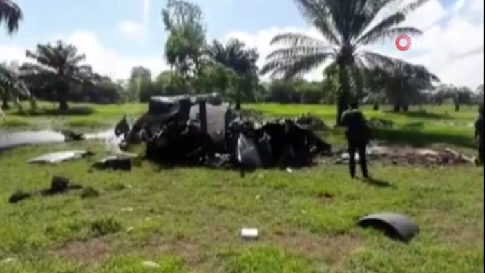 Kolombiya’da narkotik polislerini taşıyan helikopter düştü
