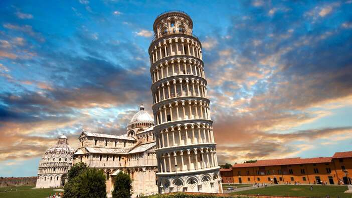 Pisa kulesi neden yamuk?