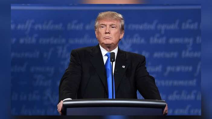 Trump, sağ kolu Bannon'u görevden aldı