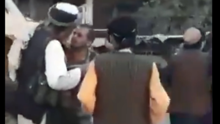 Afgan ordusunun Taliban'a teslim olma görüntüleri ortaya çıktı!