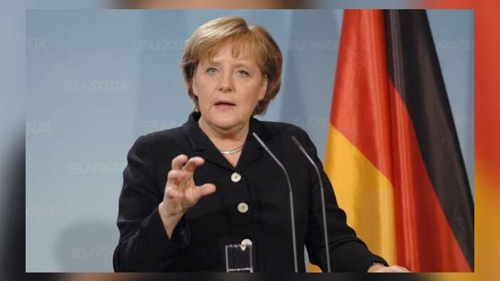 Merkel'den  BM'ye Esed eleştirisi