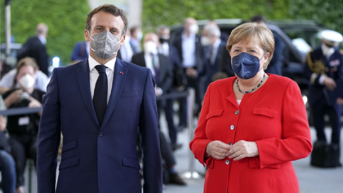 Merkel: AB ile Türkiye birbirine bağımlı