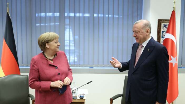 Merkel'den Türkiye açıklaması: Hızla hayata geçirmeliyiz
