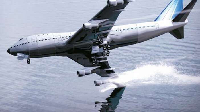 Hawaii açıklarında Boeing 737 kargo uçağı denize düştü