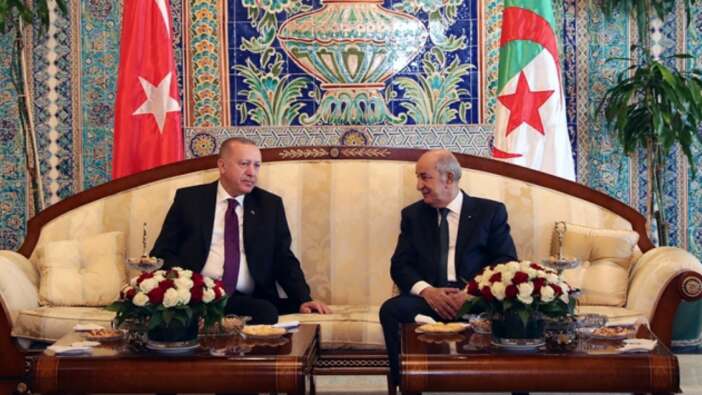 Le Monde: Cezayir'in ilham kaynağı Türkiye!