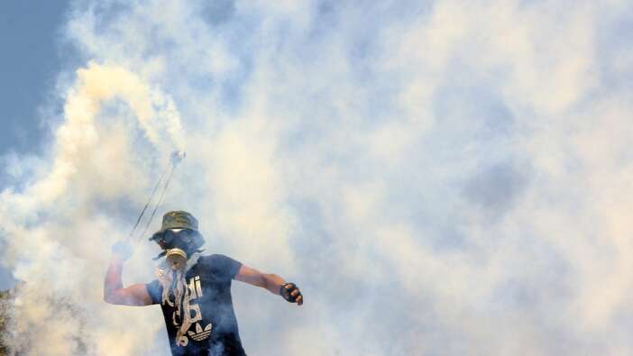 İsrail, Filistinli protestoculara gerçek mermiyle saldırdı: 411 yaralı!
