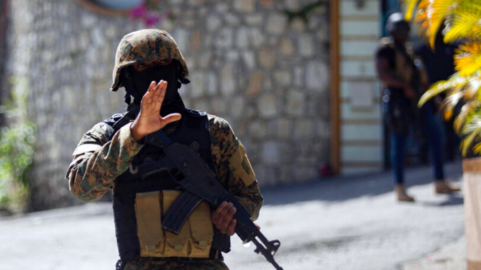 Haiti'deki darbeyi yapanın evinden Amerikan ajanlarının şapkası çıktı!