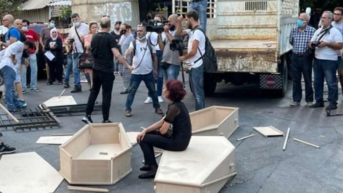 Tabutlarla protesto ettiler!