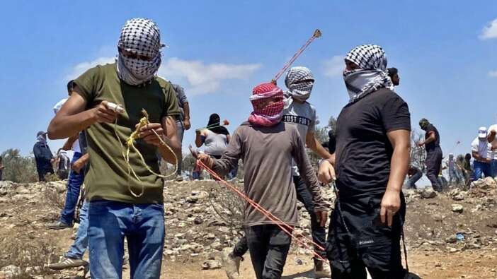 İsrail'den Filistinlilere müdahale: 18 kişi gerçek mermiyle vuruldu!