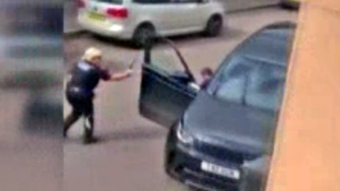 Rayların üzerinde kaçöaya başlayıp polise izini kaybettirdi!