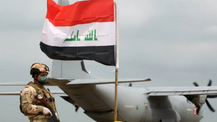 Irak'ta askeri havalimanında füzelerin olduğu alanda yangın çıktı!