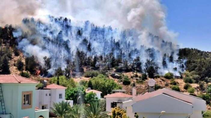 Girne'deki orman yangınında alevlerle mücadele sürüyor!