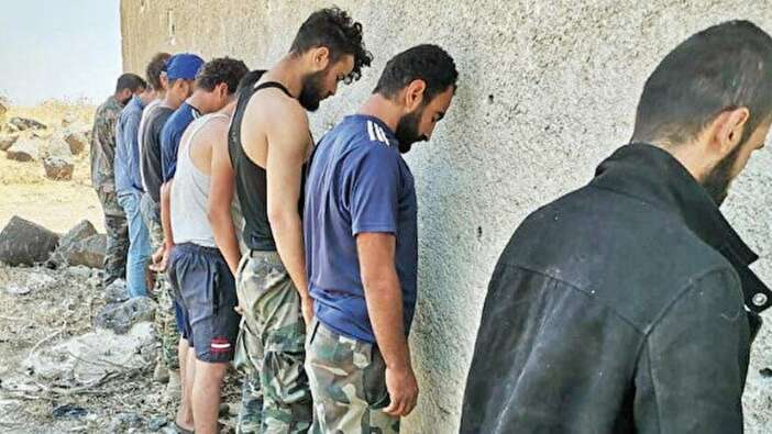 Esed Dera'da baskına uğradı! 70 rejim askeri esir alındı...