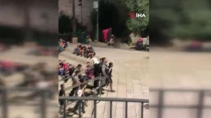 İsrail, 10 yaşındaki 2 Filistinli çocuğu gözaltına aldı