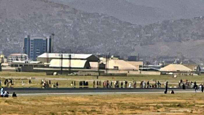 Kabil'den Türkiye'ye iniş yapan Türklerin çektikleri görüntüler