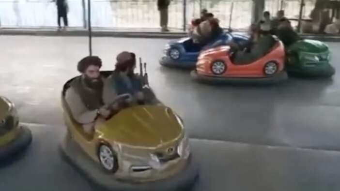 Kabil'e giren Taliban militanlarının ilk durağı lunapark oldu!