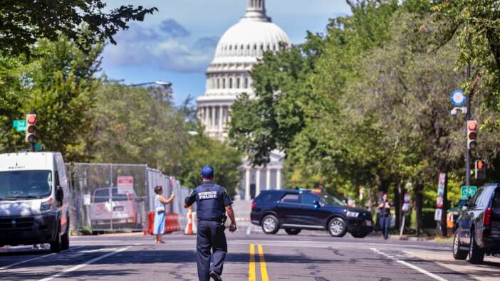 Washington DC'deki Kongre Binası yakınındaki bomba paniği son buldu!