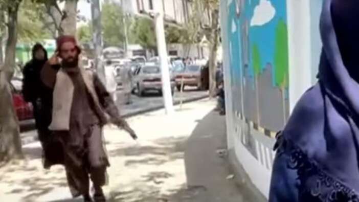 Taliban'dan kadınlarla röportaja müdahale! İzin vermiyorlar...