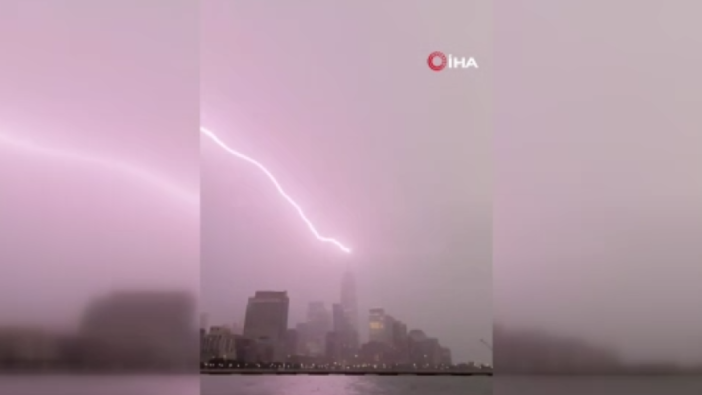 Henri Kasırgası New York'a ulaştı! One World Trade Center’a yıldırım düştü