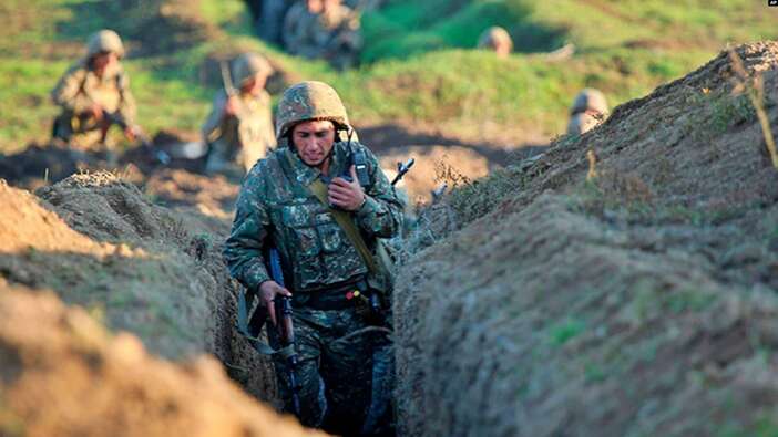 Ermenistan askerleri Azerbaycan askerini göğsünden süngüyle yaraladı!