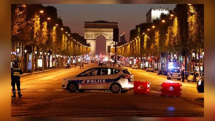 Paris saldırısıyla ilgili aranan kişi teslim oldu!
